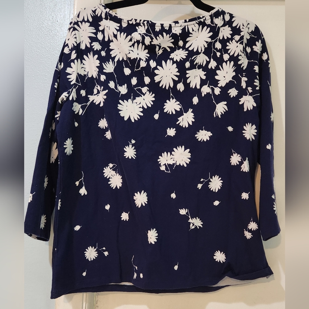 Floral Navy Blue Women's Talbots Top, Large. - Picture 5 of 6